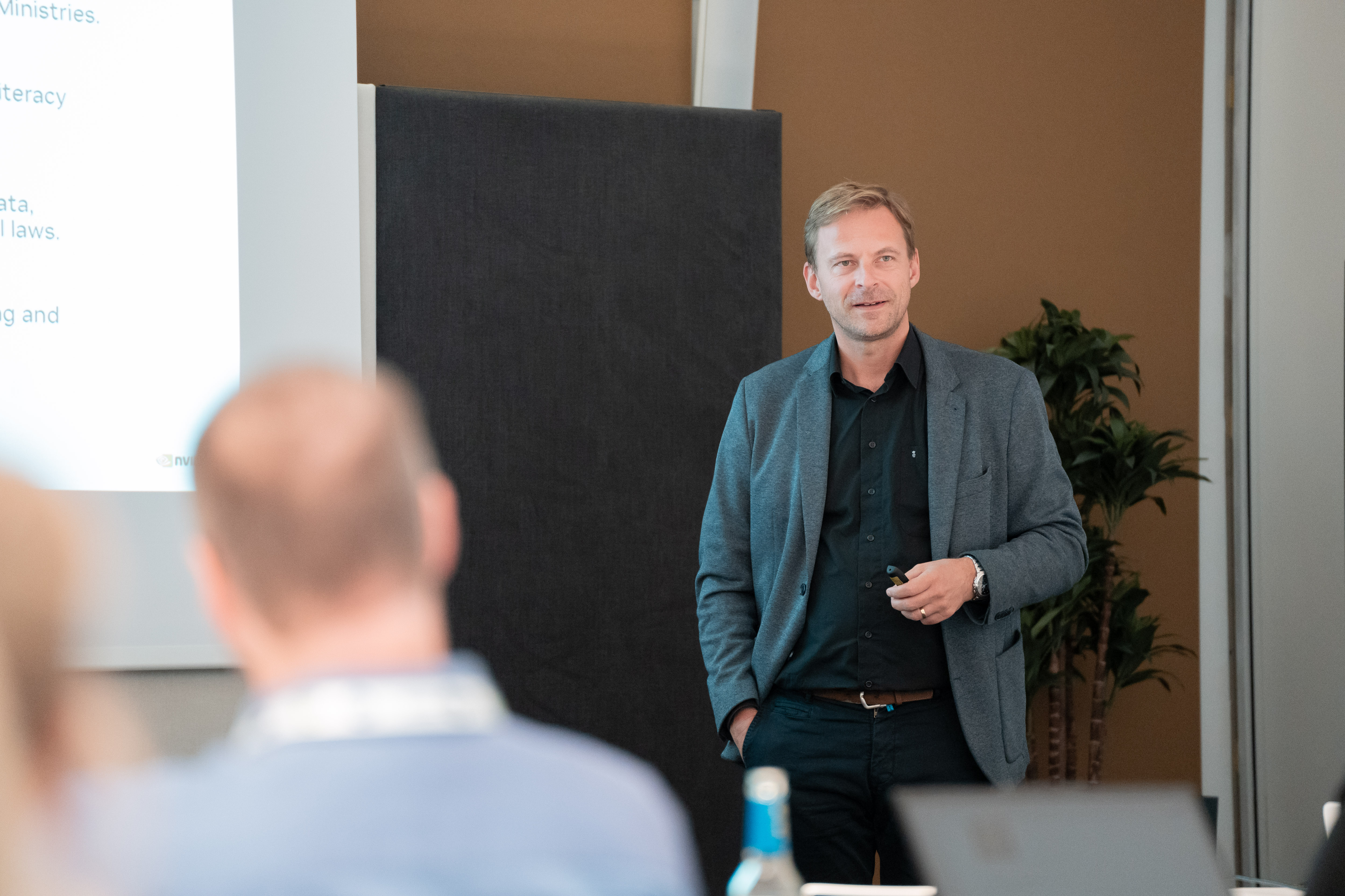 AIW_2025-10-28_13-43-2