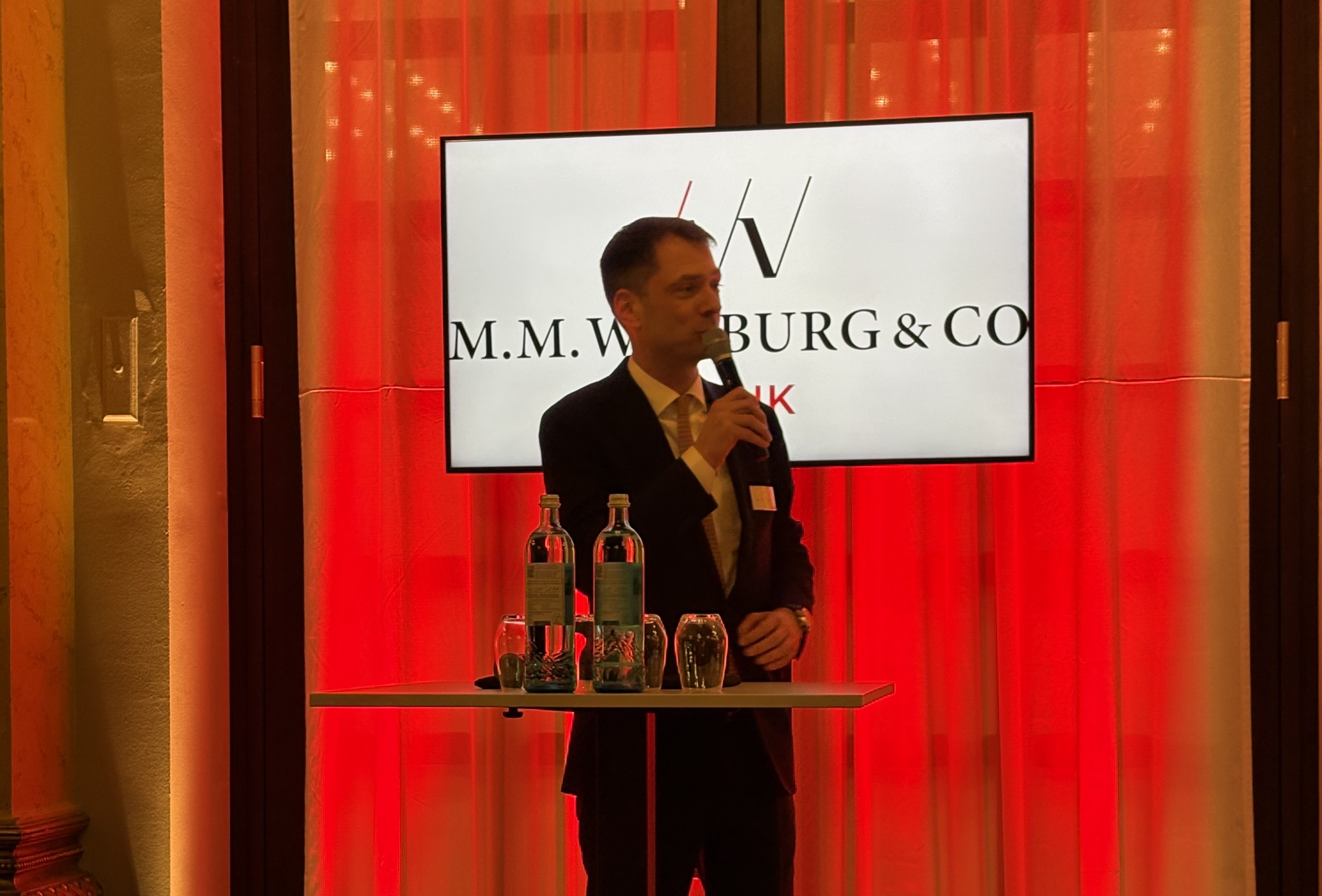 WIFRM+M.M.Warburg&CO_260211_IMG_6367