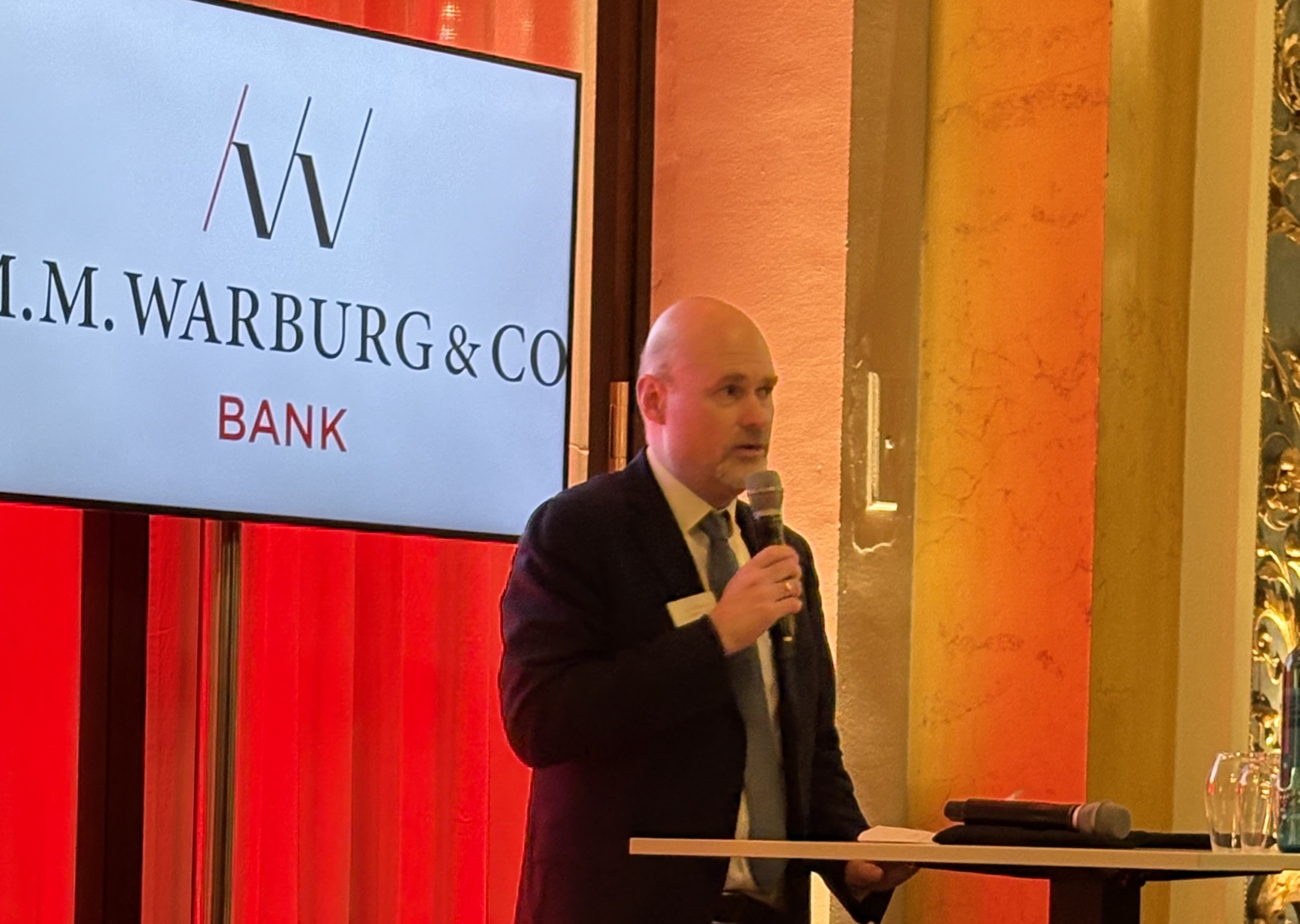 WIFRM+M.M.Warburg&CO_260211_IMG_6383