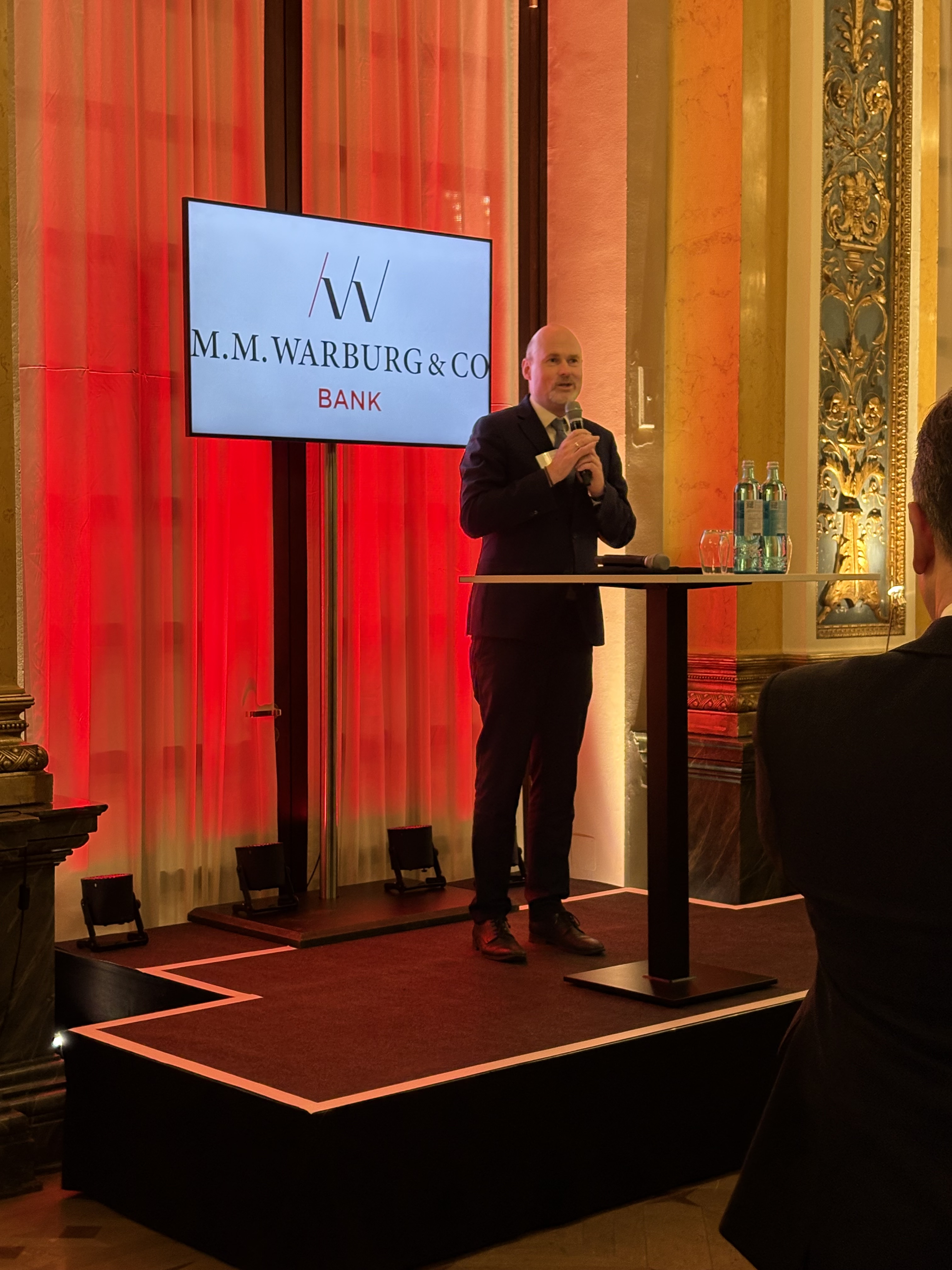 WIFRM+M.M.Warburg&CO_260211_IMG_6376