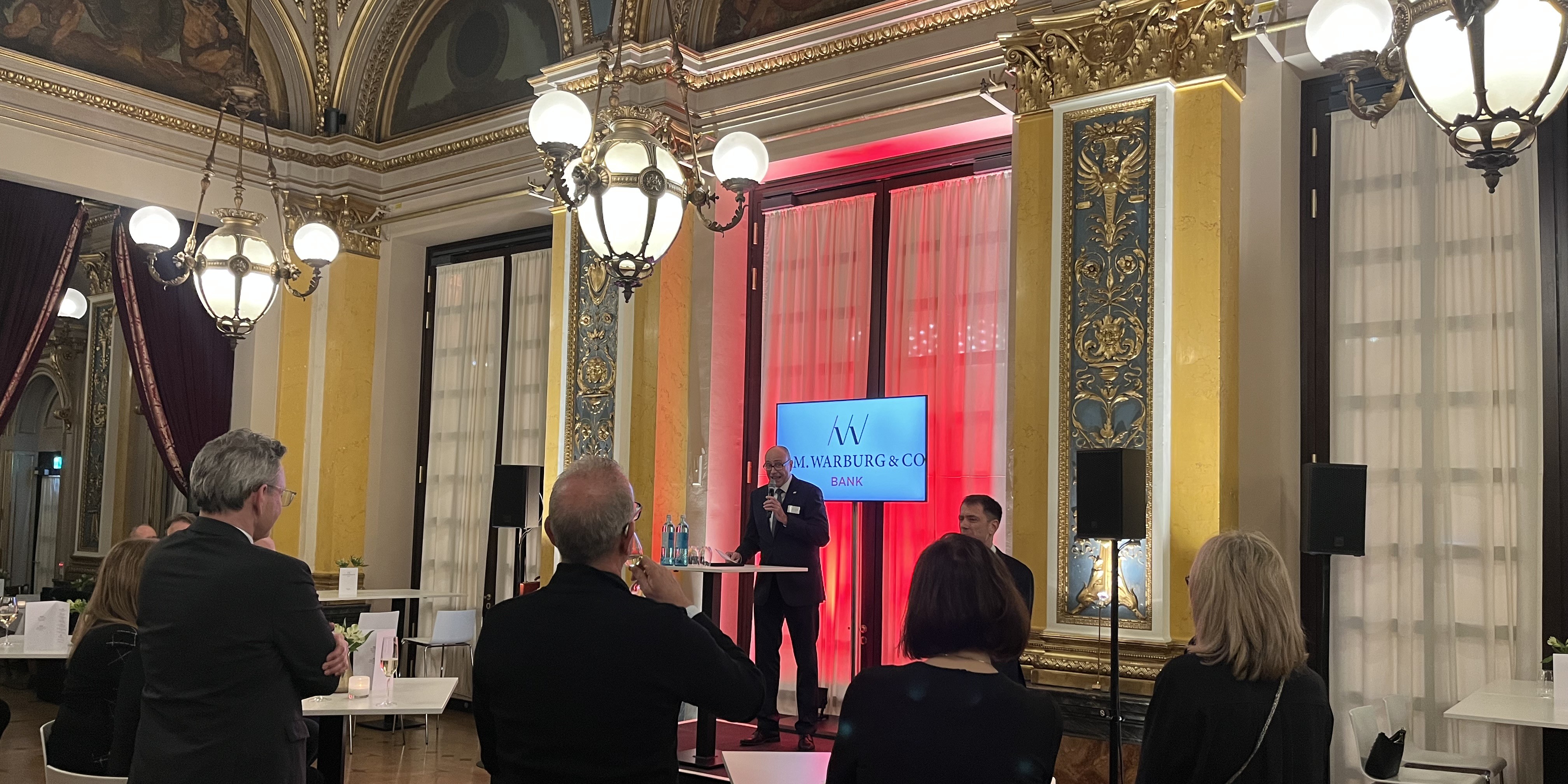 WIFRM+M.M.Warburg&CO_260211_IMG_5844
